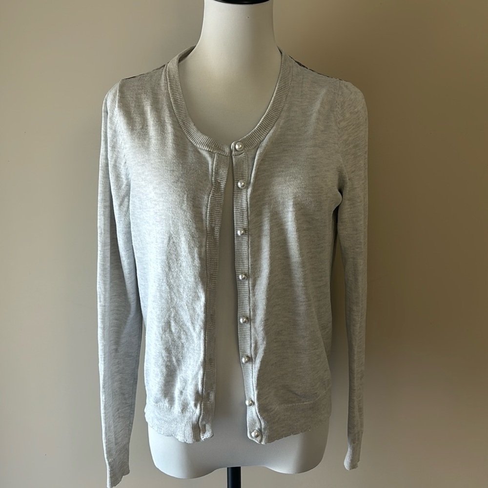 Women’s RW&Co grey cardigan with sheer printed back and pearl buttons size M